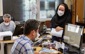 إيران تمنع موظفي الدوائر الحكومية غير المطعمين من الدوام