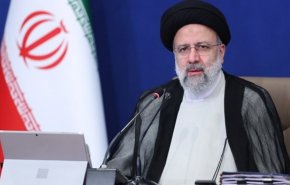 الرئيس الايراني يؤكد على تطوير المناطق التجارية الحرة
