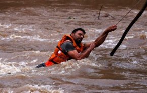 مصرع 41 شخصا بسبب الفيضانات في الهند