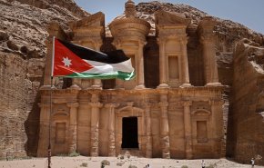 الأردن يمنع قريبا غير الملقحين من دخول المنشآت السياحية