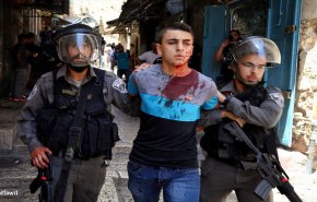 الاحتلال يعتقل شابا بعد الاعتداء عليه في القدس المحتلة