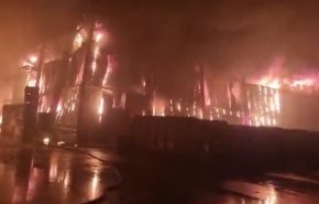 آتش‌سوزی بزرگ در کارخانه اسرائیلی + ویدئو