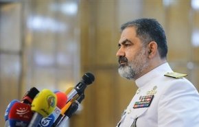 امیر ایرانی:نیروی دریایی همانند دفاع مقدس از شاهرگ‌های اقتصادی دفاع می‌کند
