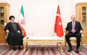 رئيسي: تعزيز العلاقات بين طهران وأنقرة يخدم السلام والاستقرار في المنطقة