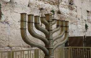 أهالي حي الشيخ جراح يتصدون لاستفزاز المستوطنين