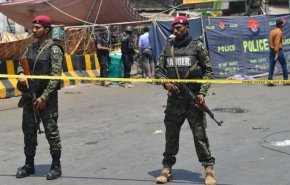 الشرطة الباكستانية: حشد يقتل سريلانكيا بزعم ازدراء الأديان