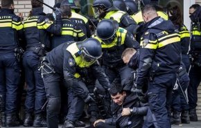 سرکوب تظاهرات ضد ترکیه‌ای در هلند با ۶ زخمی و ۵۰ بازداشتی
