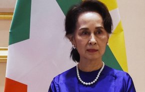 زعيمة ميانمار تحضر جلسة محاكمتها بملابس السجن