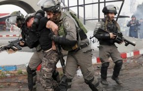 الاحتلال يعتقل 8 فلسطينيين بينهم 3 أسرى محررين