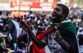 حكومة حمدوك متعذّرة: البرهان و'حميدتي' نحو تجديد انقلابهما؟