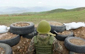 أرمينيا.. اعتقال 4 عسكريين بعد فقدان موقعين للجيش على حدود أذربيجان 