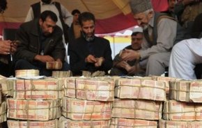 ابراز نگرانی مردم از روند کاهش ارزش پول افغانستان در مقابل دلار