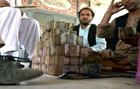 قلق وتوتر في أفغانستان جراء تدهور العملة الوطنية