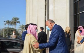 وزير الخارجية السعودي يصل الى مصر