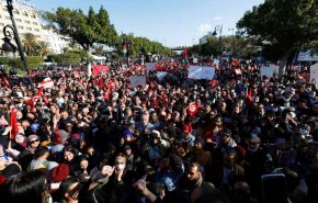  تظاهرة داعمة وأخرى رافضة لقرارات الرئيس تونسي 