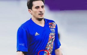 لاعب سعودي يزيل علم الاحتلال من على قميصه في مباراة استعراضية