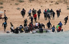 القوات المغربية تعلن تفكيك 150 شبكة للهجرة غير الشرعية