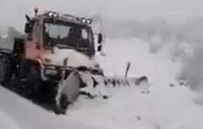 بالفيديو: الثلوج تغطي السليمانية شمالي العراق وتحولها إلى مدينة بيضاء