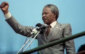 جنوب إفريقيا تعترض على بيع مفتاح زنزانة سجن فيها مانديلا