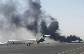 وزير النقل اليمني يناقش مع نائب المنسق الأممي آثار الدمار في مطار صنعاء