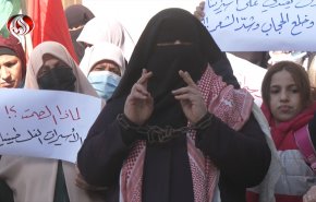 شاهد: الحركة النسائية في حركة حماس تتضامن مع الاسيرات 