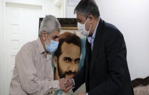 رئيس منظمة الطاقة الذرية يتفقد عائلة الشهيد أحمدي روشن