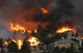 آتش، مهمان ناخوانده سال نو در ایالت کلرادو؛ 600 خانه نابود شد+عکس