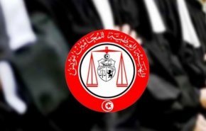 تونس..هيئة الدفاع عن البحيري تعتصم ردا على إخضاعه للإقامة الجبرية
