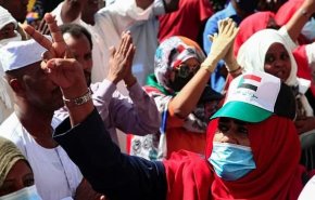 نیروهای امنیتی سودان به تجمع بزرگ ضد کودتا گاز اشک آور شلیک کردند