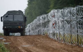 بولندا تبدأ بناء سياج عند الحدود مع بيلاروسيا