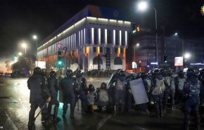 تصرف ساختمان ریاست‌جمهوری قزاقستان/اعلام وضعیت نظامی در 