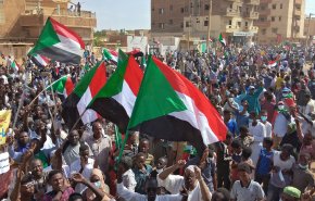 السودانيون يتوجهون نحو القصر الرئاسي رفضا للحكومة العسكرية