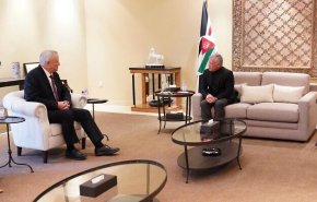 ماذا دار بين وزير الحرب الاسرائيلي والملك الأردني؟