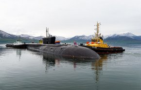 برخورد زیردریایی اتمی روسیه با ناو انگلیسی در اقیانوس اطلس
