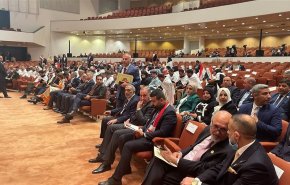 بدء مراسم الجلسة الافتتاحية للبرلمان العراقي الجديد
