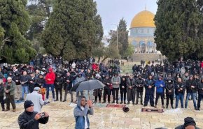 حضور دهها هزار نمازگزار فلسطینی در مسجدالاقصی