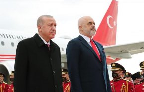 أردوغان يصل ألبانيا في زيارة رسمية 