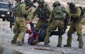 بازداشت ۸ فلسطینی در یورش صهیونیست‌ها به کرانه باختری