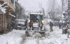 منخفض شديد البرودة تشهده البلاد وانقطاع بعض الطرقات بسبب تراكم الثلوج
