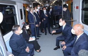 رئيس كوريا الجنوبية يتفقد مترو انفاق القاهرة