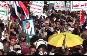 شاهد.. مسيرات غاضبة في العاصمة اليمنية تنديداً بجرائم العدوان