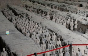 شاهد: العثور على تماثيل ذهبية وفضية في متحف 'جيش الطين الصيني'