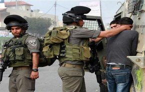 قوات الاحتلال الاسرائيلي تعتقل مواطنين شرق خان يونس
