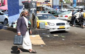 العدوان يمنع إدخال الوقود إلى اليمن