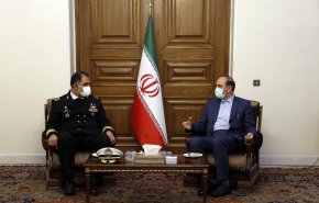 الادميرال ايراني: يجب الاستفادة من الطاقات الداخلية في الصناعات البحرية