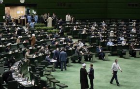 برلمان ايران يصادق على تخصيص 9 مليارات دولار لتزويد البلاد بأدوية وسلع أساسية
