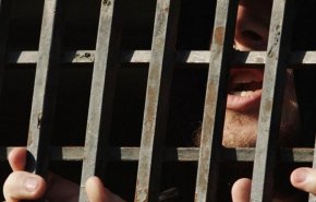 اعتصاب غذای اسیر بیمار فلسطینی در اعتراض به بازداشت موقتش