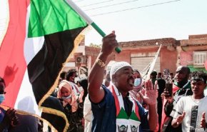 حراك يملأ شوارع السودان مطالبا بالقصاص لدم القتلى