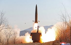 كوريا الشمالية تصعد تجاربها الصاروخية .. وواشنطن مرعوبة