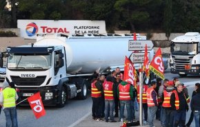 سرایت اعتراضات کامیونداران کانادایی به فرانسه/ مقابله پاریس با تظاهرات کامیون داران در پایتخت 